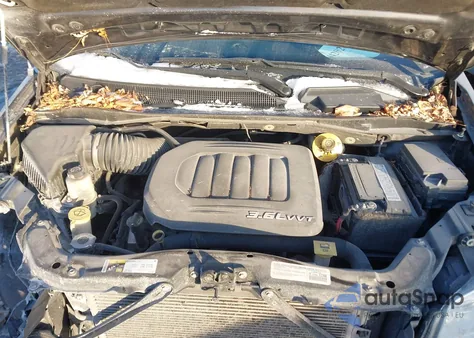 2015 Chrysler Town & Country Touring-L z USA, uszkodzony, nr VIN 2C4RC1CG6FR618581